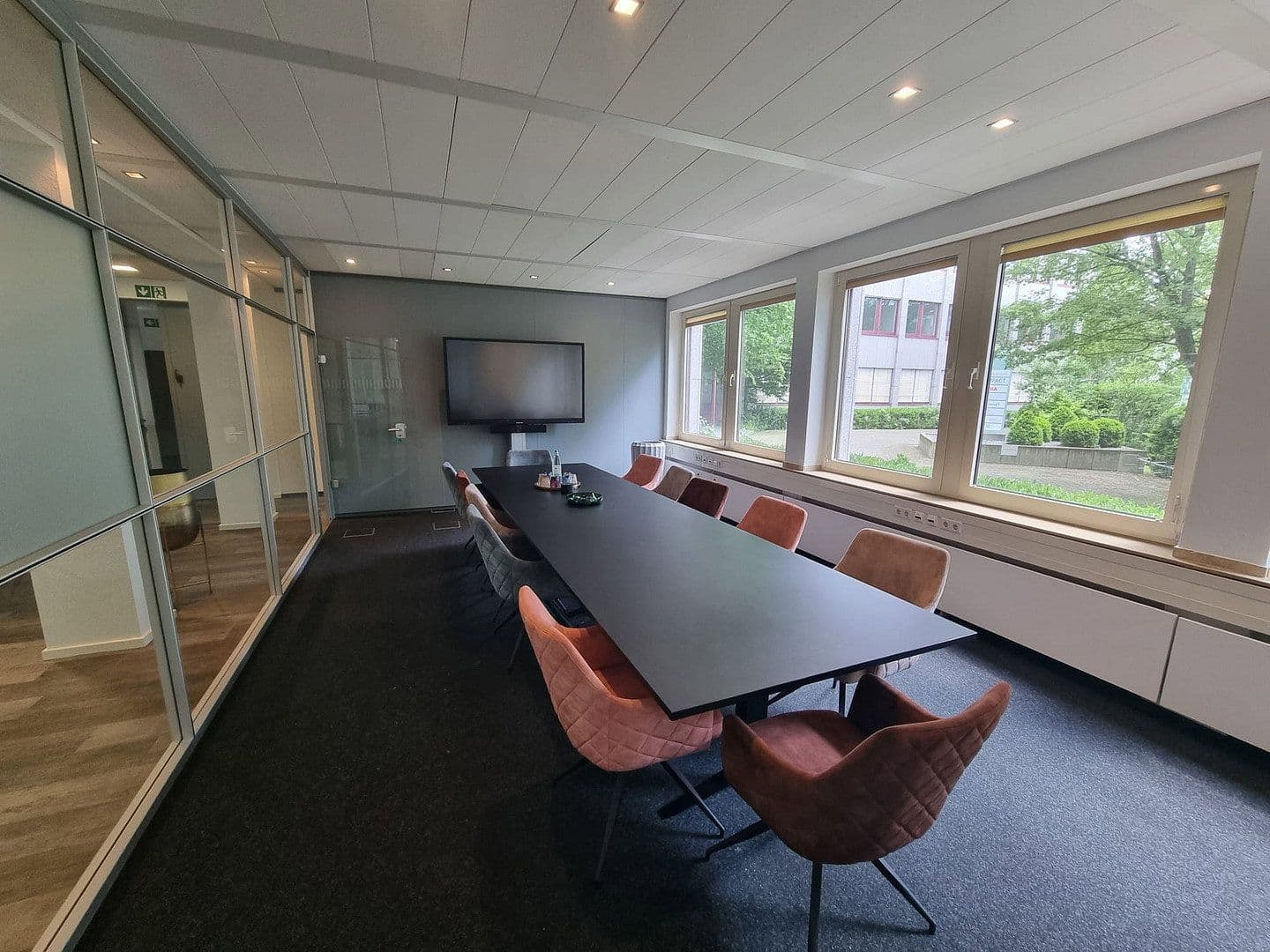 Prenájom kancelárie 400 m², Werftstraße, Düsseldorf, Severné Porýnie - Westfálsko Prenájom kancelárie 400 m², Werftstraße, Düsseldorf, Severné Porýnie - Westfálsko