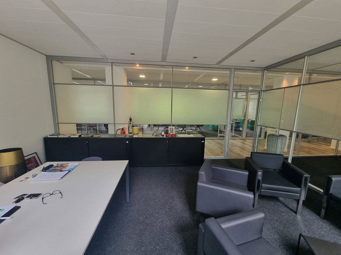 Prenájom kancelárie 400 m², Werftstraße, Düsseldorf, Severné Porýnie - Westfálsko Prenájom kancelárie 400 m², Werftstraße, Düsseldorf, Severné Porýnie - Westfálsko