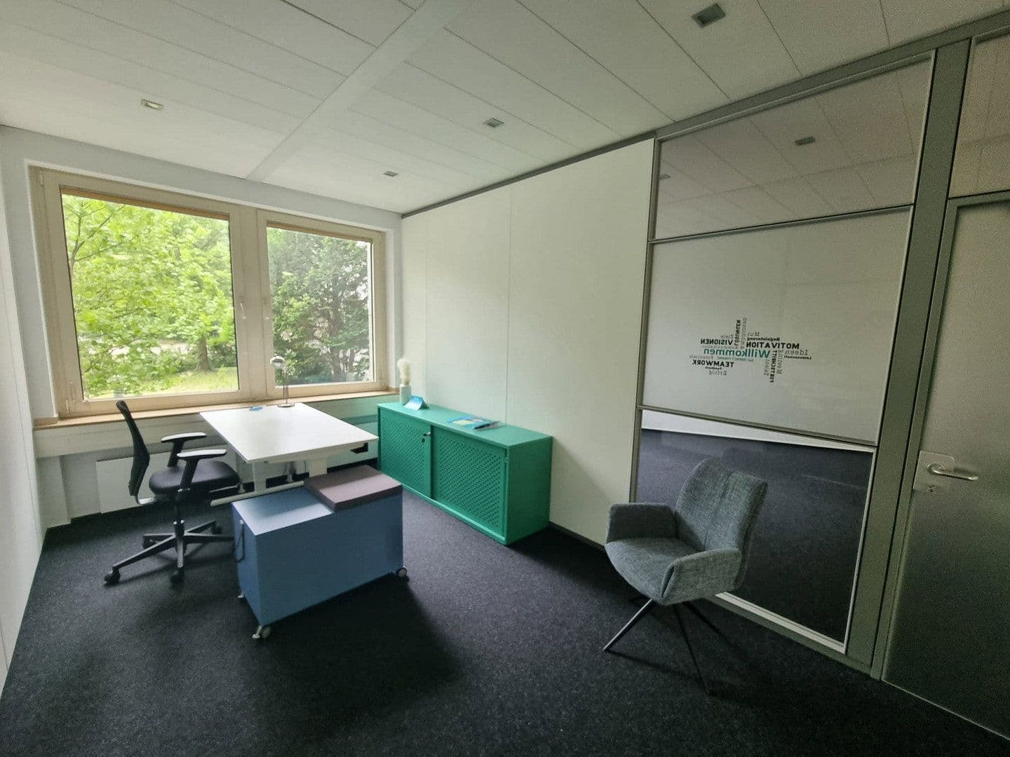 Prenájom kancelárie 400 m², Werftstraße, Düsseldorf, Severné Porýnie - Westfálsko Prenájom kancelárie 400 m², Werftstraße, Düsseldorf, Severné Porýnie - Westfálsko