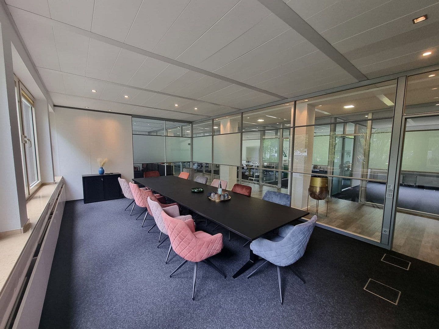 Prenájom kancelárie 400 m², Werftstraße, Düsseldorf, Severné Porýnie - Westfálsko Prenájom kancelárie 400 m², Werftstraße, Düsseldorf, Severné Porýnie - Westfálsko