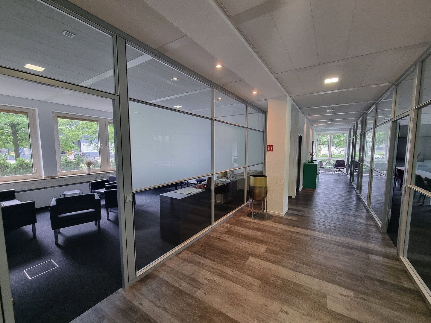 Prenájom kancelárie 400 m², Werftstraße, Düsseldorf, Severné Porýnie - Westfálsko Prenájom kancelárie 400 m², Werftstraße, Düsseldorf, Severné Porýnie - Westfálsko
