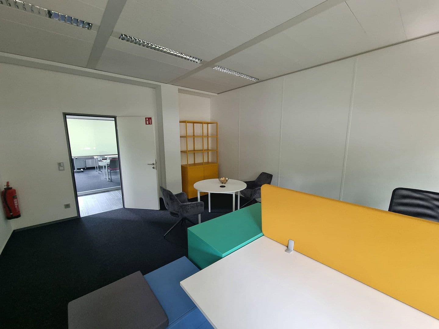 Prenájom kancelárie 400 m², Werftstraße, Düsseldorf, Severné Porýnie - Westfálsko Prenájom kancelárie 400 m², Werftstraße, Düsseldorf, Severné Porýnie - Westfálsko