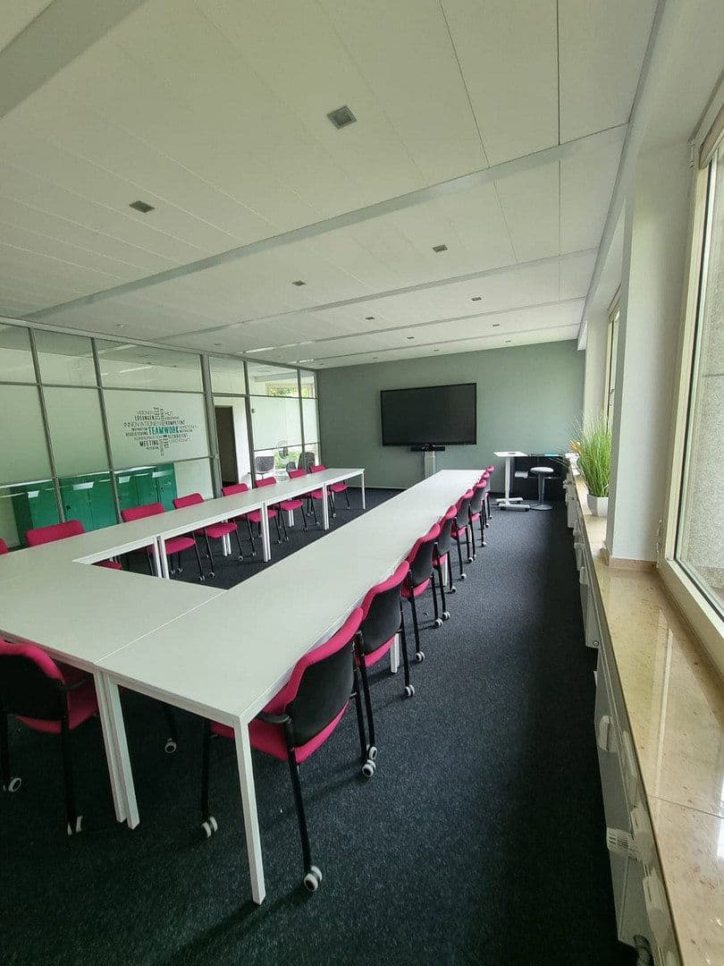 Prenájom kancelárie 400 m², Werftstraße, Düsseldorf, Severné Porýnie - Westfálsko Prenájom kancelárie 400 m², Werftstraße, Düsseldorf, Severné Porýnie - Westfálsko