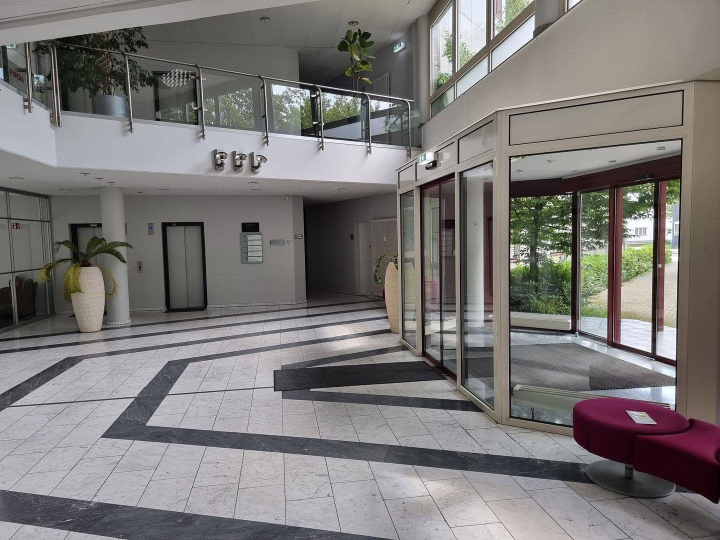 Prenájom kancelárie 400 m², Werftstraße, Düsseldorf, Severné Porýnie - Westfálsko Prenájom kancelárie 400 m², Werftstraße, Düsseldorf, Severné Porýnie - Westfálsko