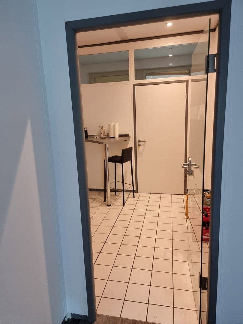 Prenájom kancelárie 400 m², Werftstraße, Düsseldorf, Severné Porýnie - Westfálsko Prenájom kancelárie 400 m², Werftstraße, Düsseldorf, Severné Porýnie - Westfálsko