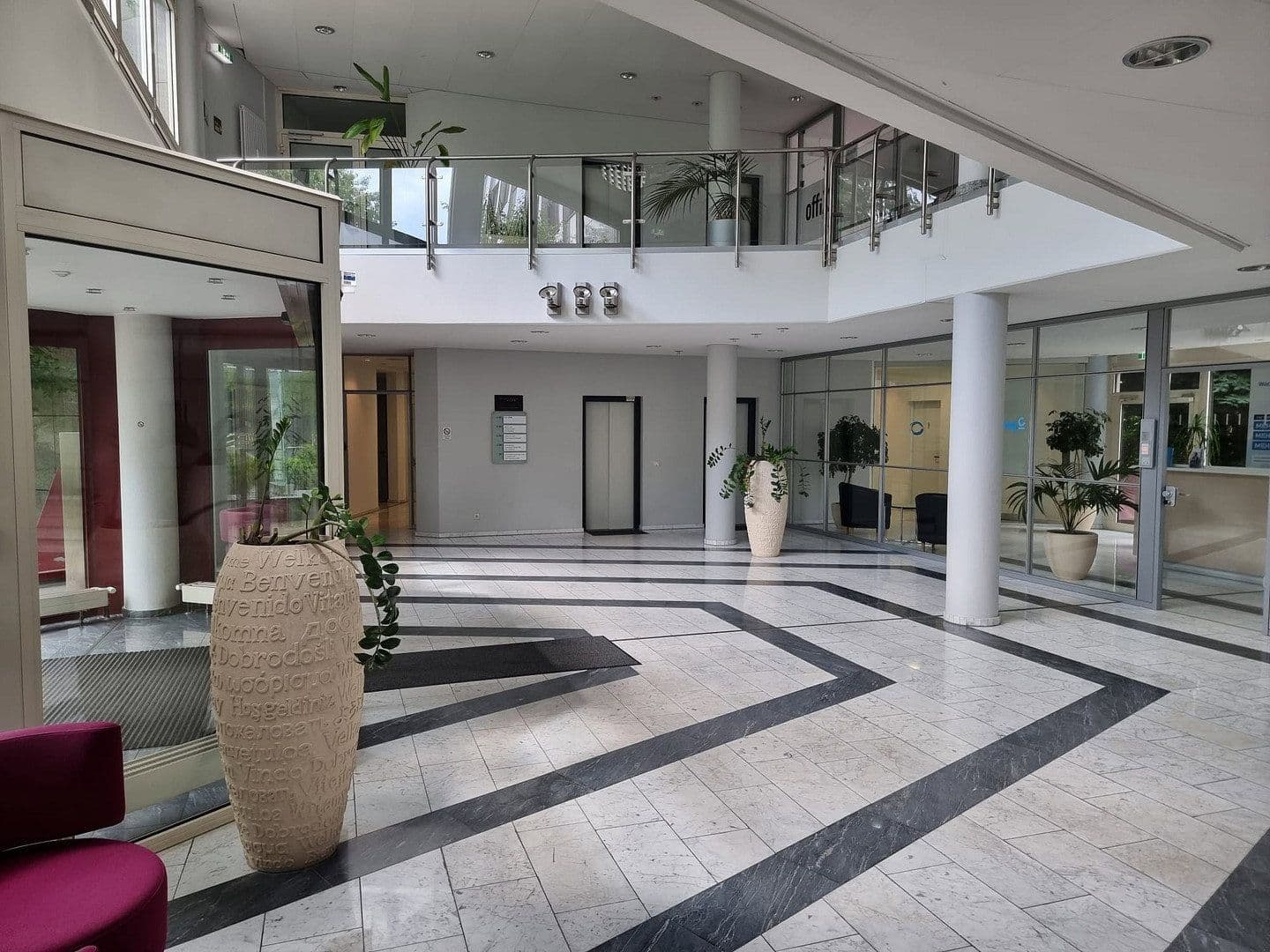 Prenájom kancelárie 400 m², Werftstraße, Düsseldorf, Severné Porýnie - Westfálsko Prenájom kancelárie 400 m², Werftstraße, Düsseldorf, Severné Porýnie - Westfálsko