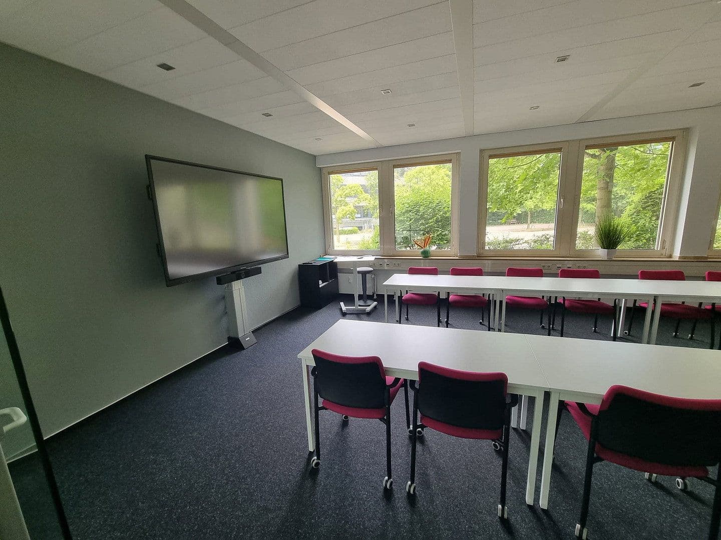 Prenájom kancelárie 400 m², Werftstraße, Düsseldorf, Severné Porýnie - Westfálsko Prenájom kancelárie 400 m², Werftstraße, Düsseldorf, Severné Porýnie - Westfálsko