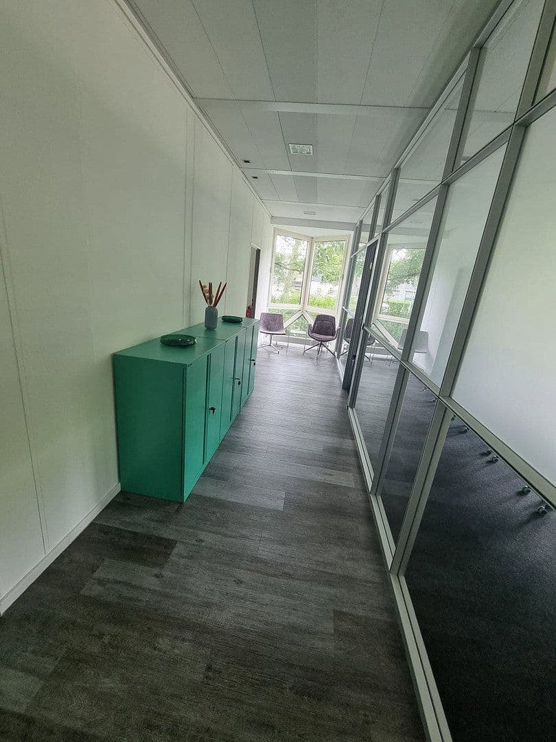 Prenájom kancelárie 400 m², Werftstraße, Düsseldorf, Severné Porýnie - Westfálsko Prenájom kancelárie 400 m², Werftstraße, Düsseldorf, Severné Porýnie - Westfálsko