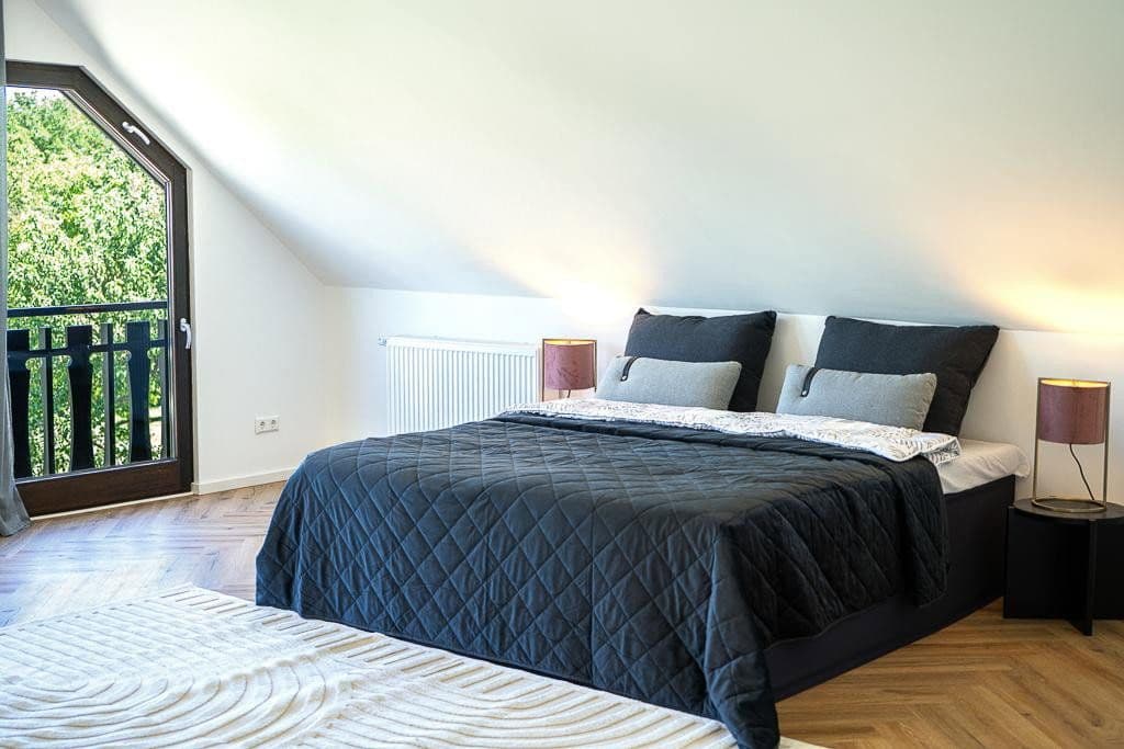 Predaj domu 203 m², pozemek 388 m², Freiberg am Neckar, Bádensko-Wurttembersko Predaj domu 203 m², pozemek 388 m², Freiberg am Neckar, Bádensko-Wurttembersko