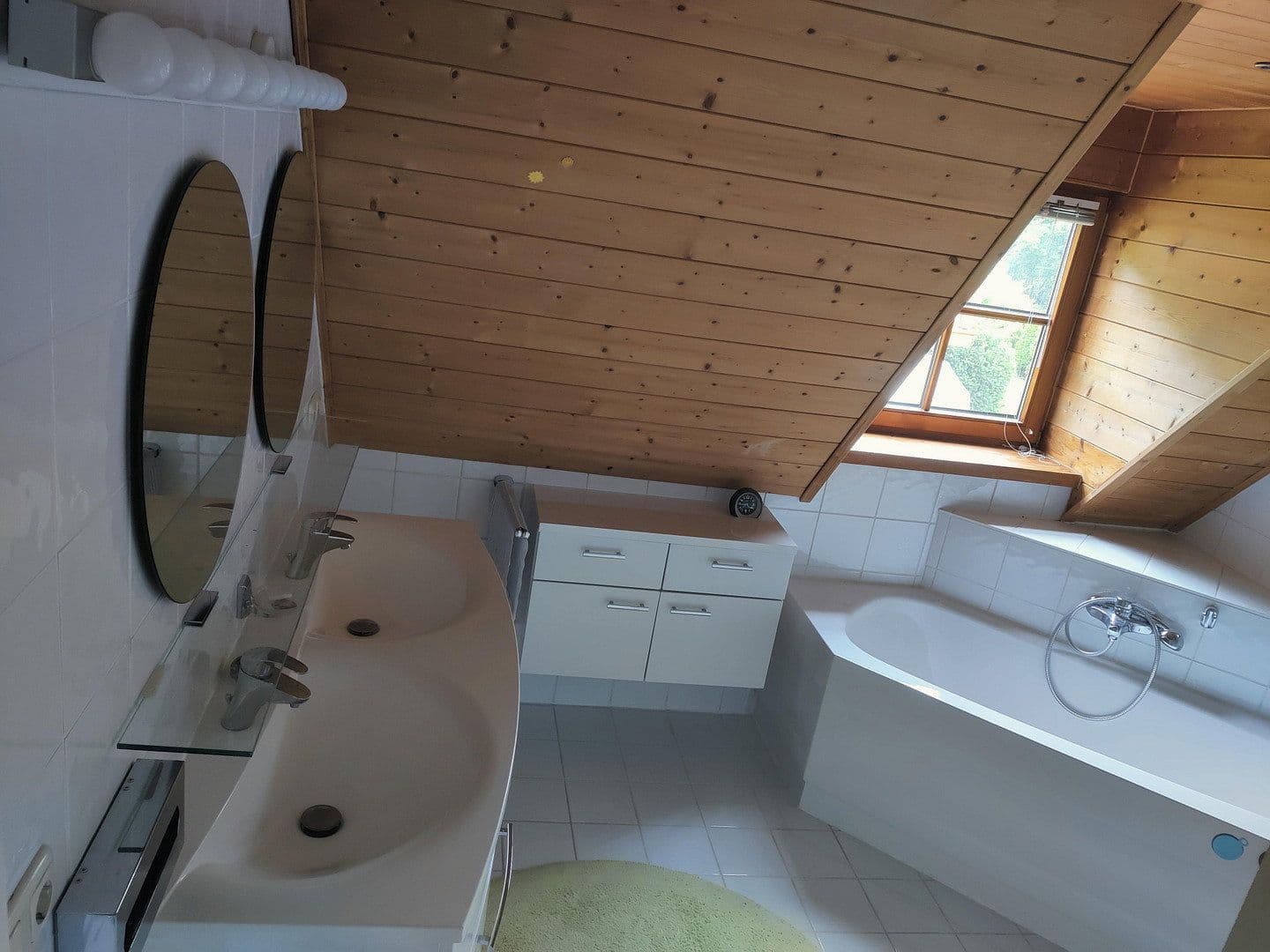 Predaj domu 130 m², pozemek 280 m², Parchetwiesen 22, Weilheim, Bavorsko Predaj domu 130 m², pozemek 280 m², Parchetwiesen 22, Weilheim, Bavorsko