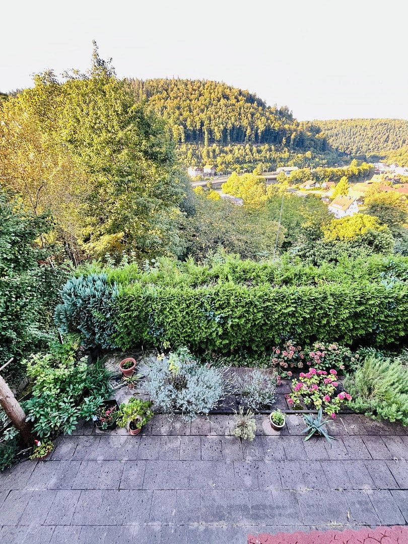 Predaj domu 146 m², pozemek 1.550 m², Neuenbürg, Bádensko-Wurttembersko Predaj domu 146 m², pozemek 1.550 m², Neuenbürg, Bádensko-Wurttembersko