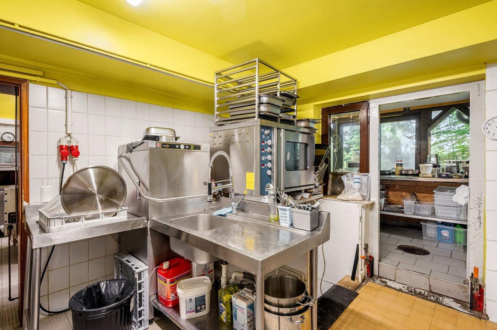Predaj nebytového priestoru 150 m², Jahnallee 20, Rastatt, Bádensko-Wurttembersko Predaj nebytového priestoru 150 m², Jahnallee 20, Rastatt, Bádensko-Wurttembersko