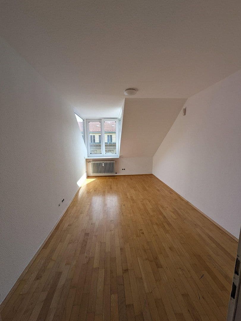 Prenájom bytu 5-izbový 129 m², Stuttgart West, Bádensko-Wurttembersko Prenájom bytu 5-izbový 129 m², Stuttgart West, Bádensko-Wurttembersko