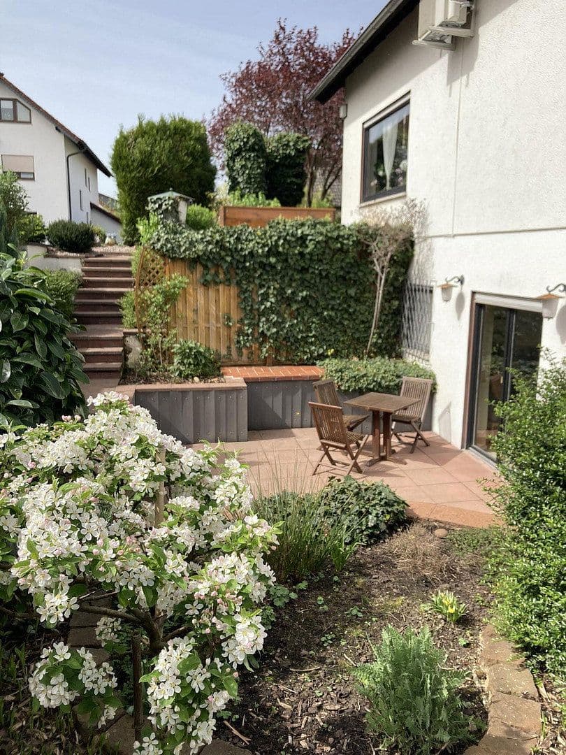 Predaj domu 298 m², pozemek 664 m², Büttelborn, Hesensko Predaj domu 298 m², pozemek 664 m², Büttelborn, Hesensko