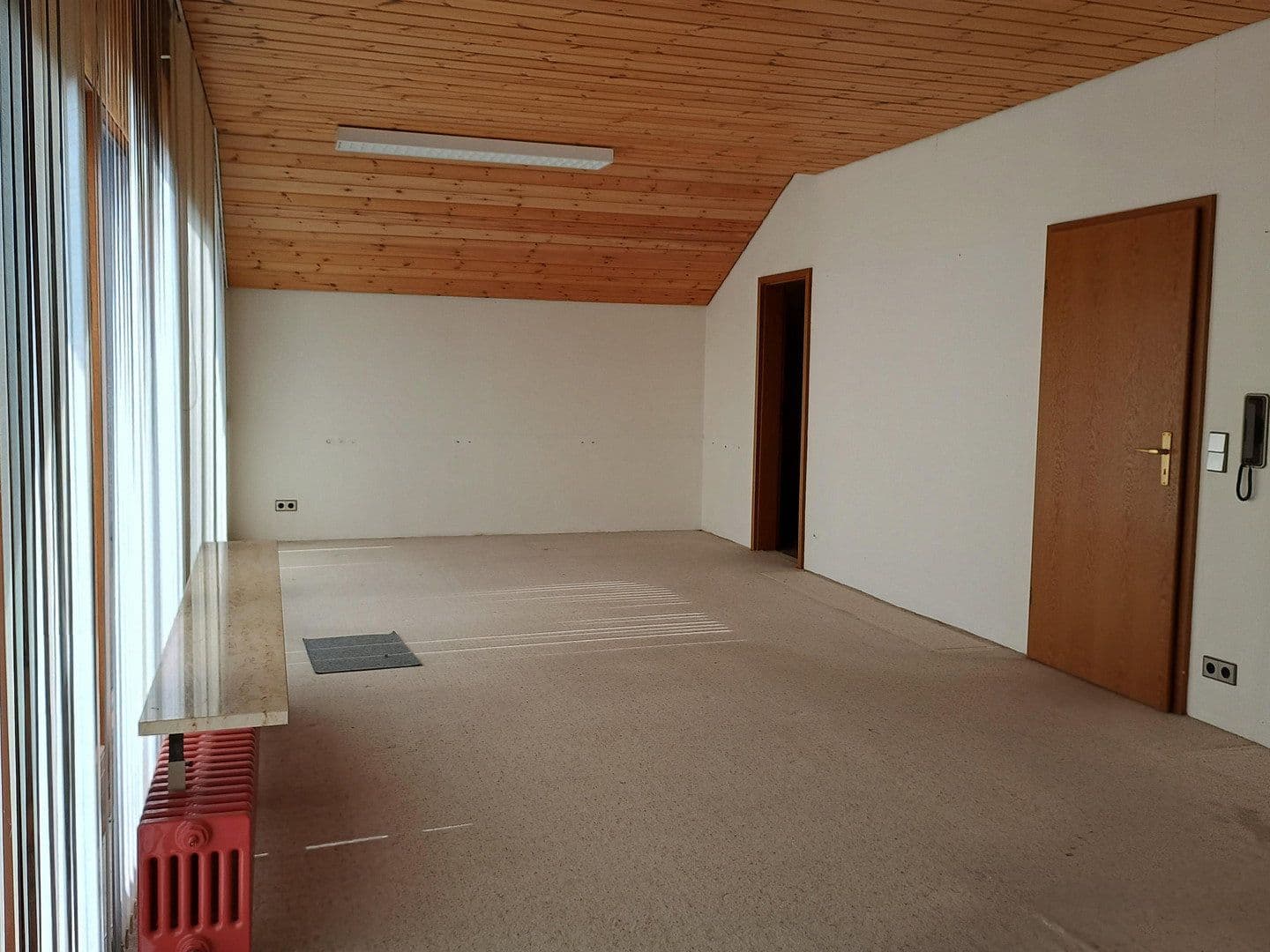 Predaj domu 255 m², pozemek 894 m², Hüttlingen, Bádensko-Wurttembersko Predaj domu 255 m², pozemek 894 m², Hüttlingen, Bádensko-Wurttembersko