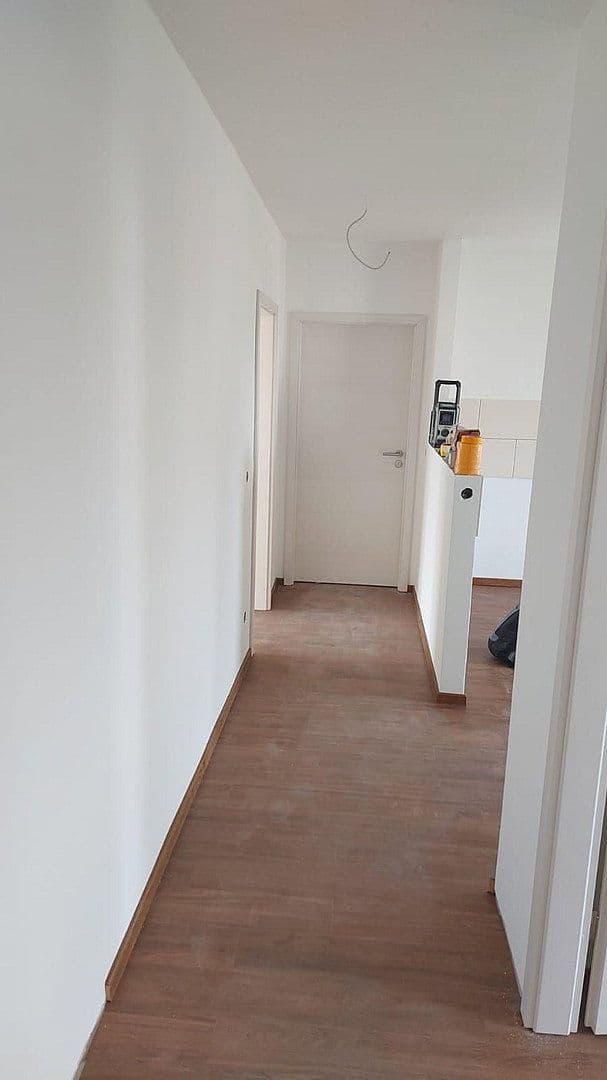 Prenájom bytu 4-izbový 93 m², Meeraner Weg 25, Remse, Sasko Prenájom bytu 4-izbový 93 m², Meeraner Weg 25, Remse, Sasko