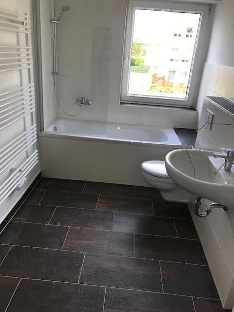Prenájom bytu 4-izbový 93 m², Meeraner Weg 25, Remse, Sasko Prenájom bytu 4-izbový 93 m², Meeraner Weg 25, Remse, Sasko