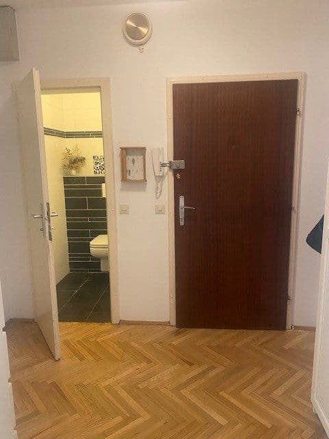 Prenájom bytu 3-izbový 84 m², Gießaufgasse 27, Wien, Viedeň Prenájom bytu 3-izbový 84 m², Gießaufgasse 27, Wien, Viedeň