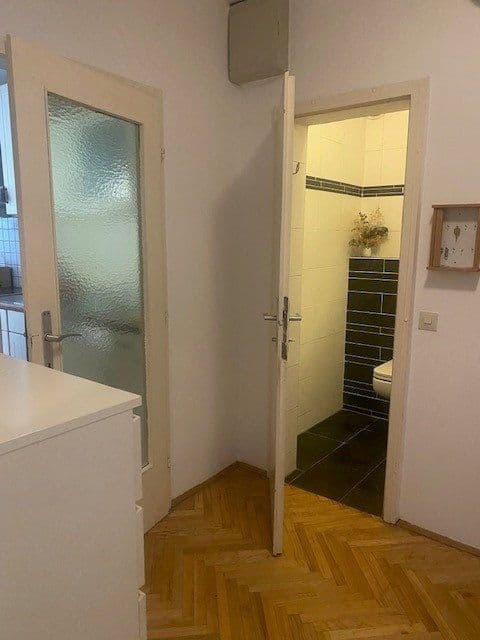 Prenájom bytu 3-izbový 84 m², Gießaufgasse 27, Wien, Viedeň Prenájom bytu 3-izbový 84 m², Gießaufgasse 27, Wien, Viedeň