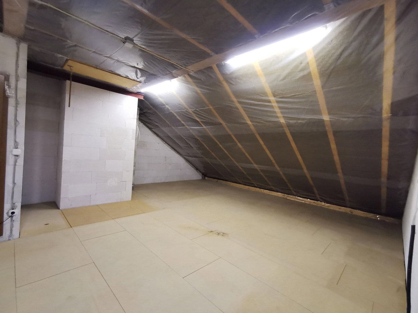 Predaj domu 126 m², pozemek 992 m², Egelsbach, Hesensko Predaj domu 126 m², pozemek 992 m², Egelsbach, Hesensko