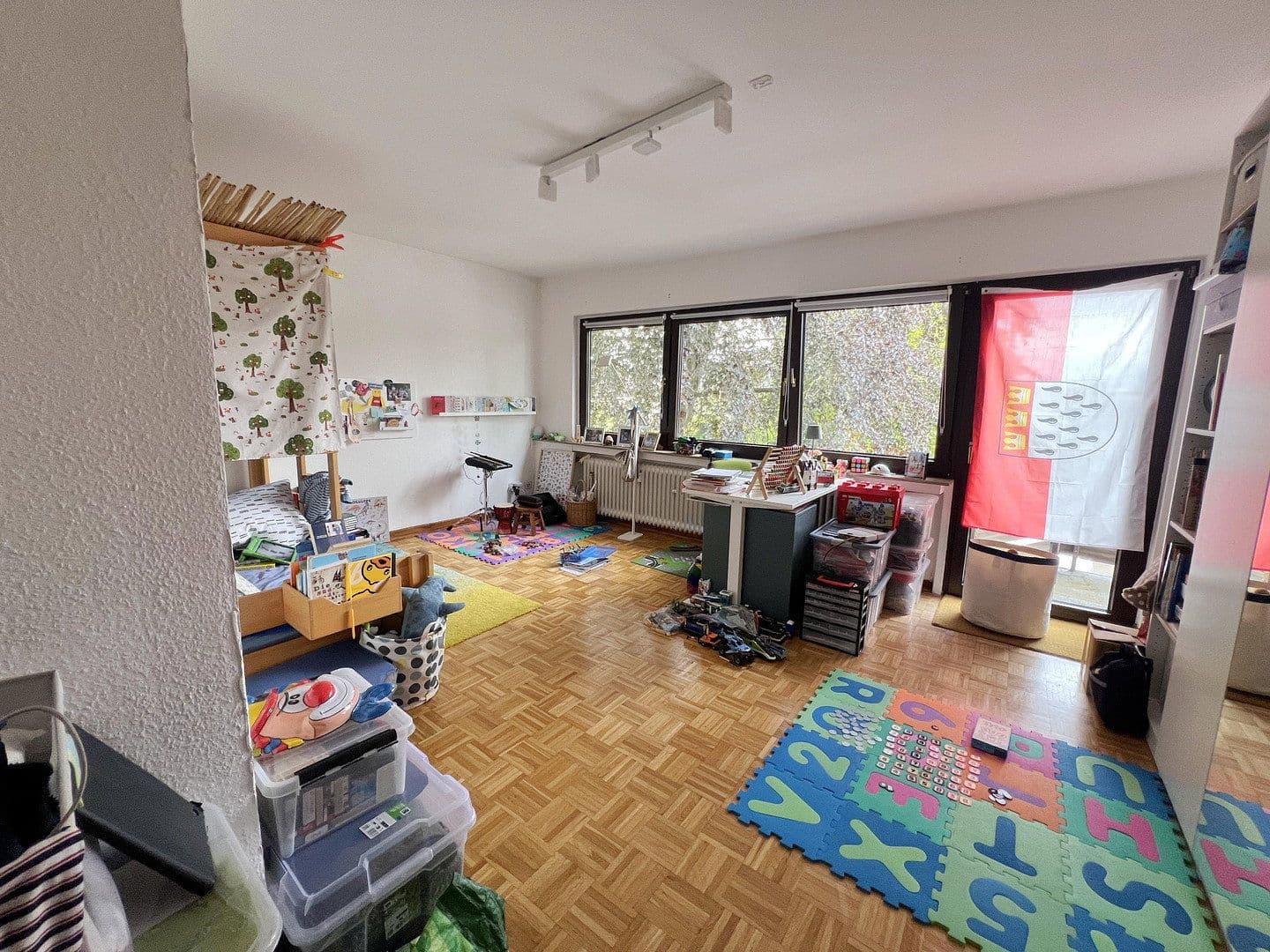 Prenájom bytu 4-izbový 130 m², Gartenweg 6, Köln, Severné Porýnie - Westfálsko Prenájom bytu 4-izbový 130 m², Gartenweg 6, Köln, Severné Porýnie - Westfálsko