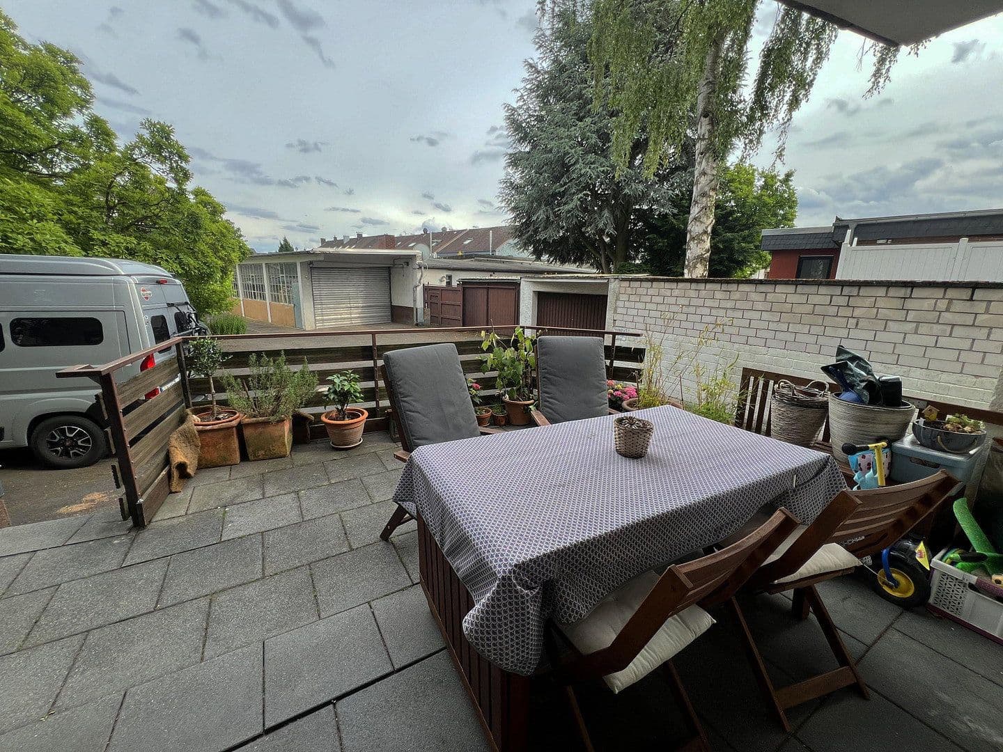 Prenájom bytu 4-izbový 130 m², Gartenweg 6, Köln, Severné Porýnie - Westfálsko Prenájom bytu 4-izbový 130 m², Gartenweg 6, Köln, Severné Porýnie - Westfálsko