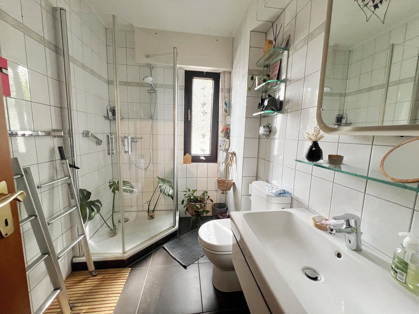 Prenájom bytu 4-izbový 130 m², Gartenweg 6, Köln, Severné Porýnie - Westfálsko Prenájom bytu 4-izbový 130 m², Gartenweg 6, Köln, Severné Porýnie - Westfálsko