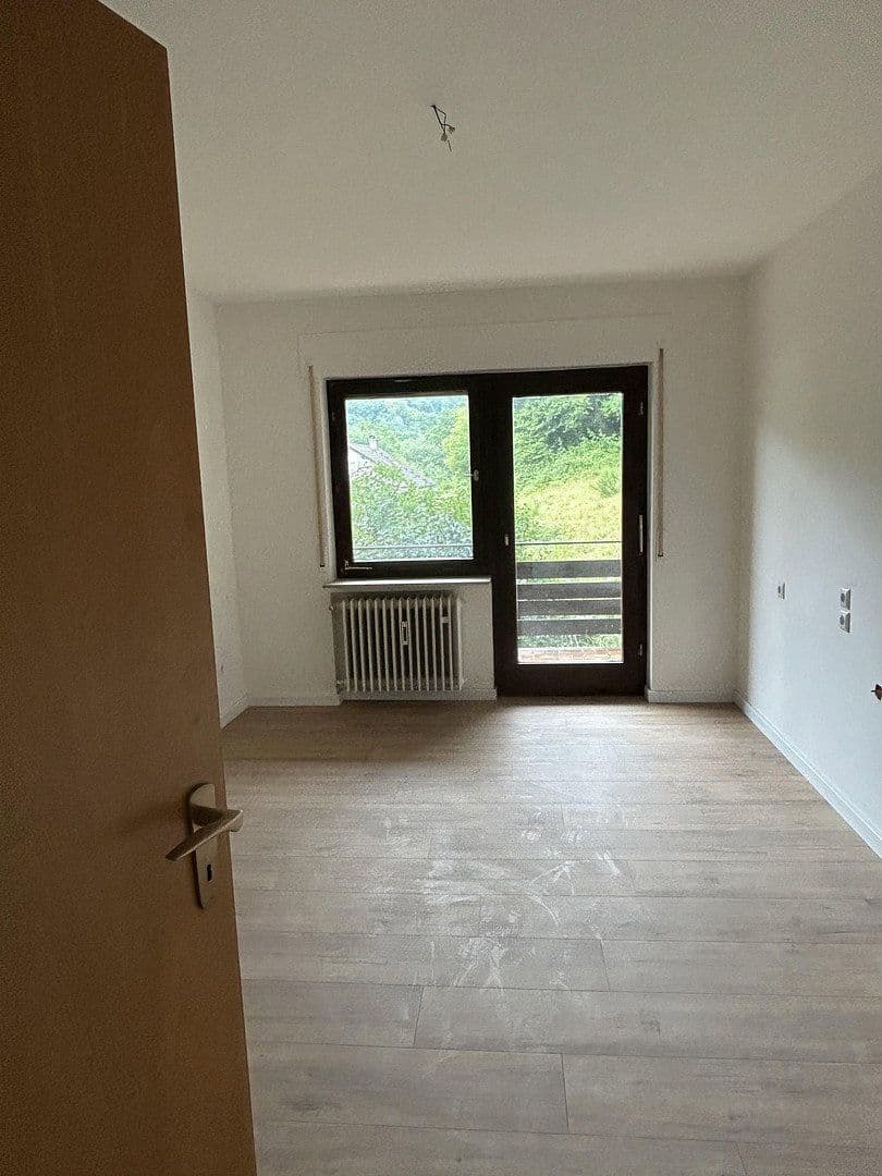 Prenájom bytu 4-izbový 142 m², Hirschhorn, Hesensko Prenájom bytu 4-izbový 142 m², Hirschhorn, Hesensko