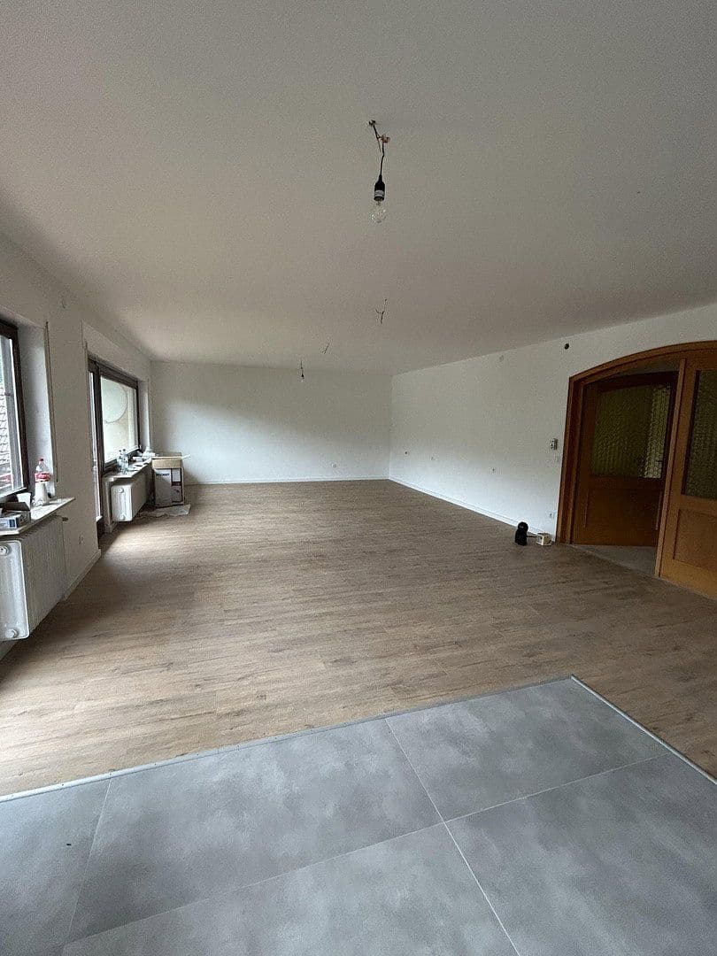 Prenájom bytu 4-izbový 142 m², Hirschhorn, Hesensko Prenájom bytu 4-izbový 142 m², Hirschhorn, Hesensko