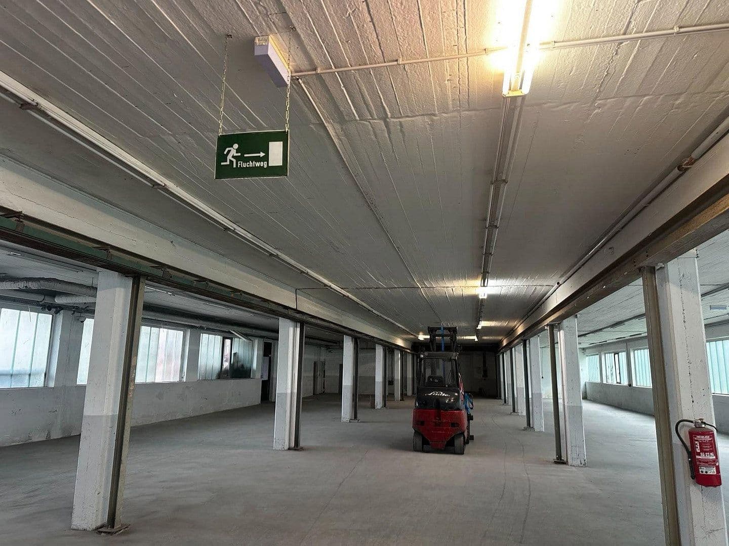 Prenájom nebytového priestoru 1.000 m², Weilburg, Hesensko Prenájom nebytového priestoru 1.000 m², Weilburg, Hesensko