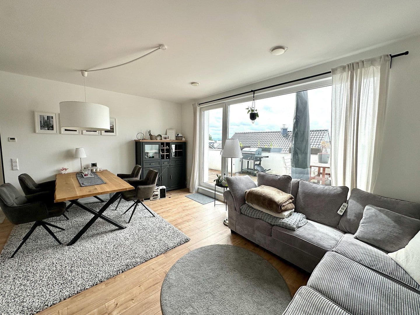 Prenájom bytu 2-izbový 77 m², Lise-Meitner Straße 7, Hildesheim, Dolné Sasko Prenájom bytu 2-izbový 77 m², Lise-Meitner Straße 7, Hildesheim, Dolné Sasko