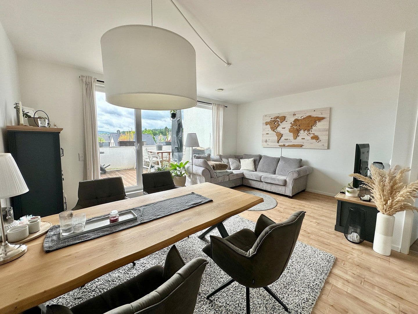 Prenájom bytu 2-izbový 77 m², Lise-Meitner Straße 7, Hildesheim, Dolné Sasko Prenájom bytu 2-izbový 77 m², Lise-Meitner Straße 7, Hildesheim, Dolné Sasko