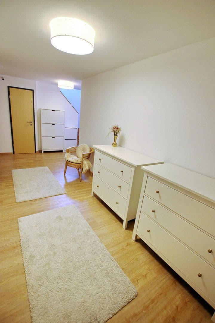 Predaj domu 183 m², pozemek 349 m², Nürtingen, Bádensko-Wurttembersko Predaj domu 183 m², pozemek 349 m², Nürtingen, Bádensko-Wurttembersko