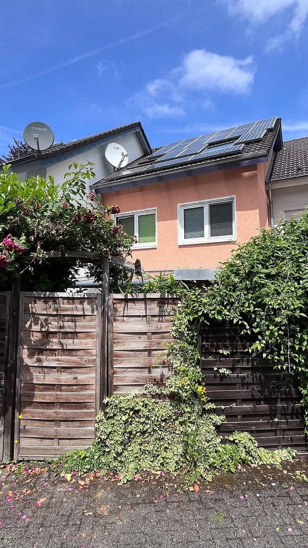 Predaj domu 140 m², pozemek 155 m², Bergisch Gladbach, Severné Porýnie - Westfálsko Predaj domu 140 m², pozemek 155 m², Bergisch Gladbach, Severné Porýnie - Westfálsko