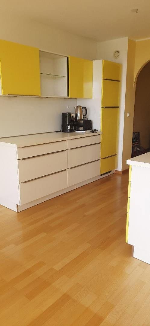 Prenájom bytu 3-izbový 88 m², München, Bavorsko Prenájom bytu 3-izbový 88 m², München, Bavorsko