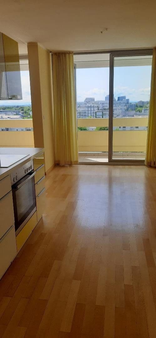 Prenájom bytu 3-izbový 88 m², München, Bavorsko Prenájom bytu 3-izbový 88 m², München, Bavorsko