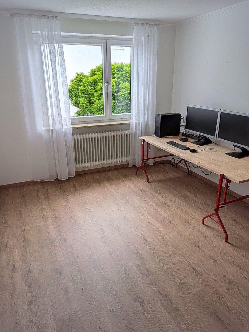 Prenájom domu 135 m², pozemek 147 m², Stein, Bavorsko Prenájom domu 135 m², pozemek 147 m², Stein, Bavorsko