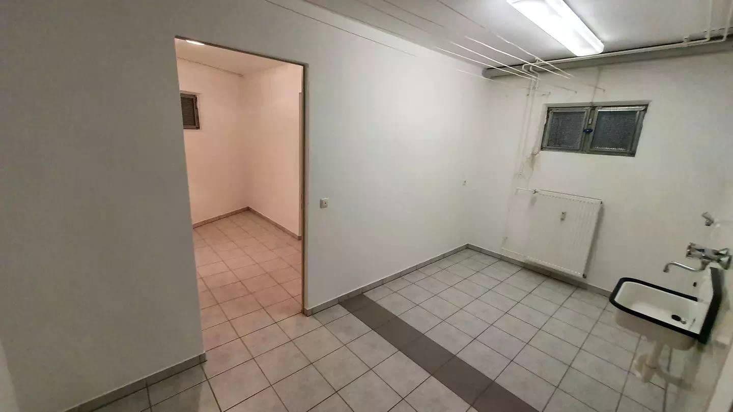 Prenájom kancelárie 240 m², Nidderau, Hesensko Prenájom kancelárie 240 m², Nidderau, Hesensko