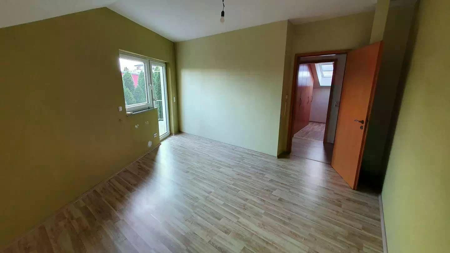 Prenájom kancelárie 240 m², Nidderau, Hesensko Prenájom kancelárie 240 m², Nidderau, Hesensko