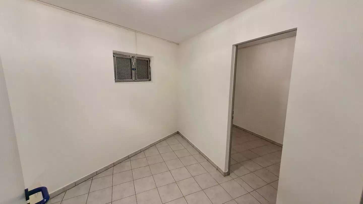 Prenájom kancelárie 240 m², Nidderau, Hesensko Prenájom kancelárie 240 m², Nidderau, Hesensko