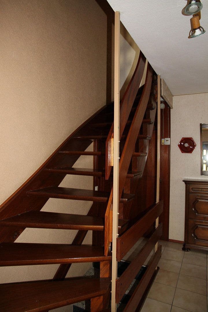 Predaj domu 161 m², pozemek 504 m², Bruchköbel, Hesensko Predaj domu 161 m², pozemek 504 m², Bruchköbel, Hesensko