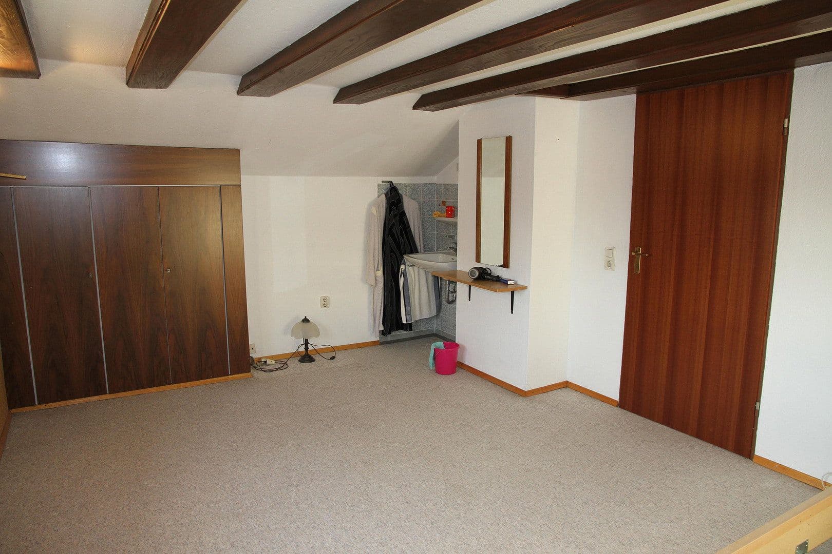 Predaj domu 161 m², pozemek 504 m², Bruchköbel, Hesensko Predaj domu 161 m², pozemek 504 m², Bruchköbel, Hesensko