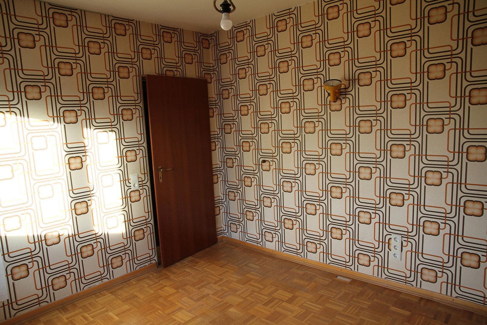 Predaj domu 161 m², pozemek 504 m², Bruchköbel, Hesensko Predaj domu 161 m², pozemek 504 m², Bruchköbel, Hesensko