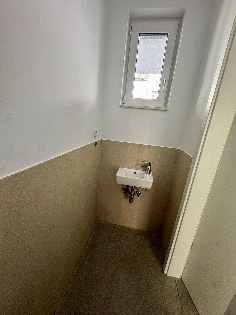 Prenájom domu 150 m², pozemek 100 m², Düsseldorf, Severné Porýnie - Westfálsko Prenájom domu 150 m², pozemek 100 m², Düsseldorf, Severné Porýnie - Westfálsko