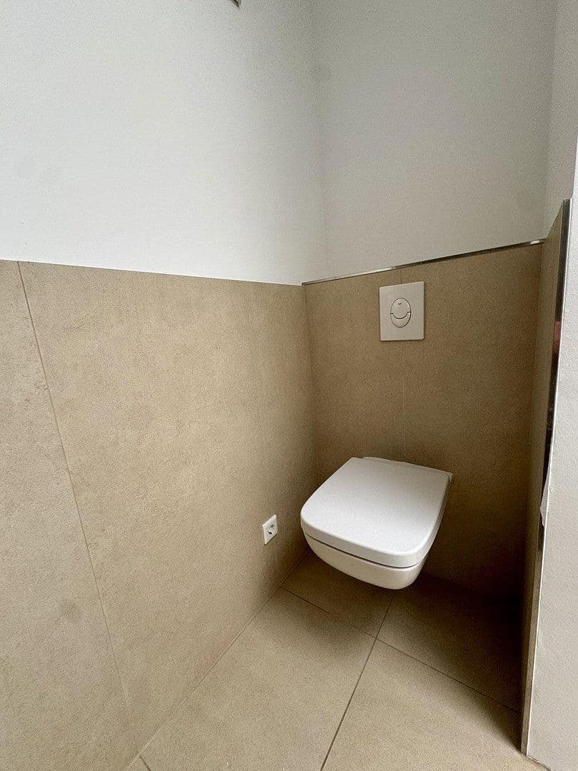 Prenájom domu 150 m², pozemek 100 m², Düsseldorf, Severné Porýnie - Westfálsko Prenájom domu 150 m², pozemek 100 m², Düsseldorf, Severné Porýnie - Westfálsko