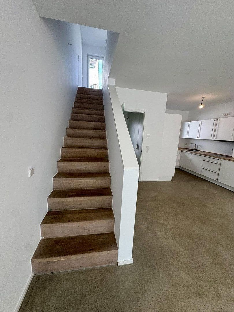 Prenájom domu 150 m², pozemek 100 m², Düsseldorf, Severné Porýnie - Westfálsko Prenájom domu 150 m², pozemek 100 m², Düsseldorf, Severné Porýnie - Westfálsko