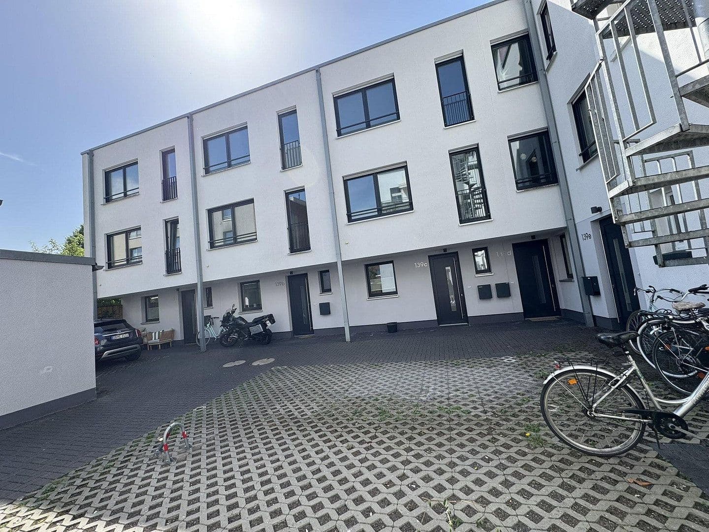 Prenájom domu 150 m², pozemek 100 m², Düsseldorf, Severné Porýnie - Westfálsko Prenájom domu 150 m², pozemek 100 m², Düsseldorf, Severné Porýnie - Westfálsko