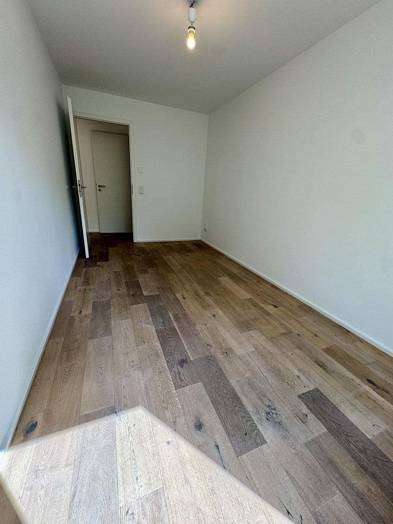 Prenájom domu 150 m², pozemek 100 m², Düsseldorf, Severné Porýnie - Westfálsko Prenájom domu 150 m², pozemek 100 m², Düsseldorf, Severné Porýnie - Westfálsko