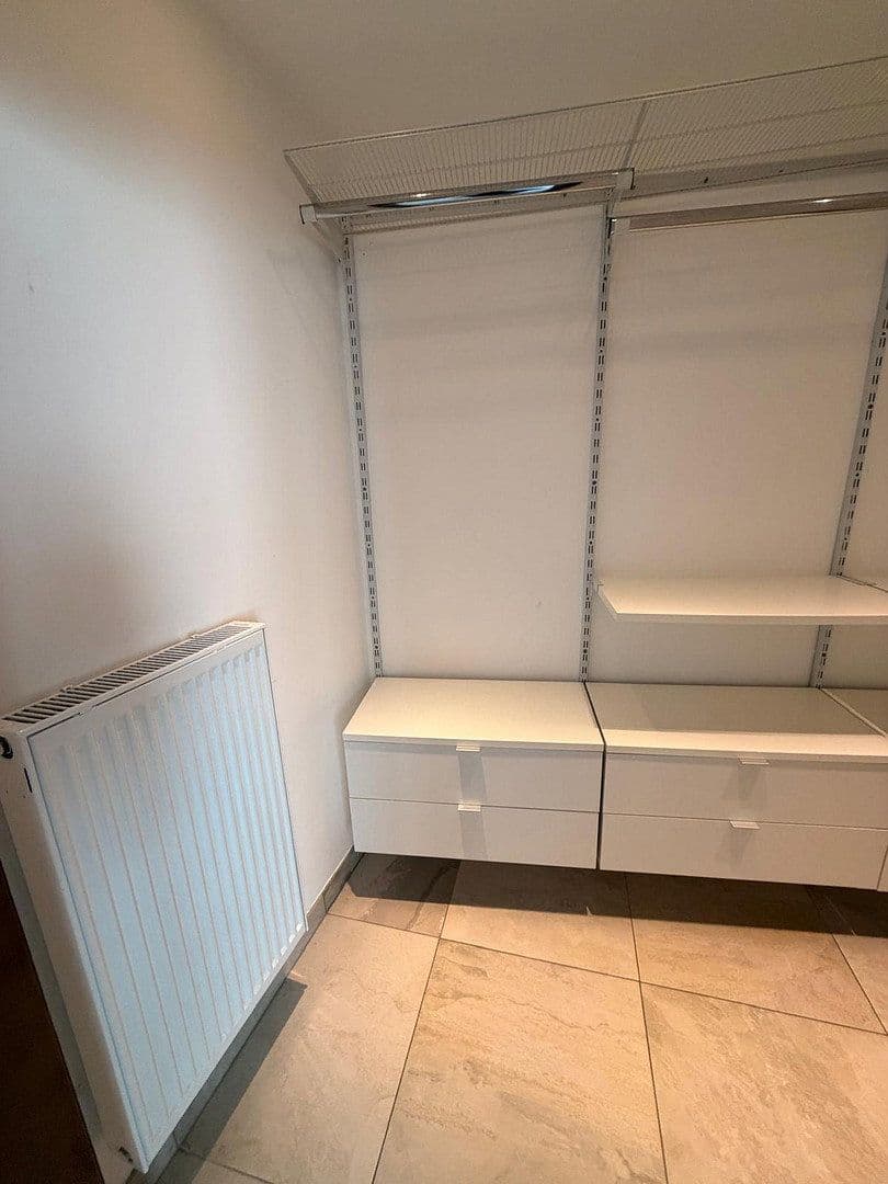 Prenájom bytu 3-izbový 131 m², Pulheim, Severné Porýnie - Westfálsko Prenájom bytu 3-izbový 131 m², Pulheim, Severné Porýnie - Westfálsko
