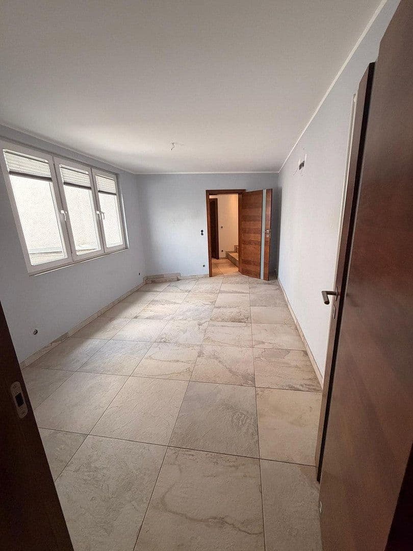 Prenájom bytu 3-izbový 131 m², Pulheim, Severné Porýnie - Westfálsko Prenájom bytu 3-izbový 131 m², Pulheim, Severné Porýnie - Westfálsko